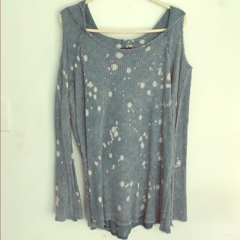Acid washed thermal, flared sleeves, cold shoulder